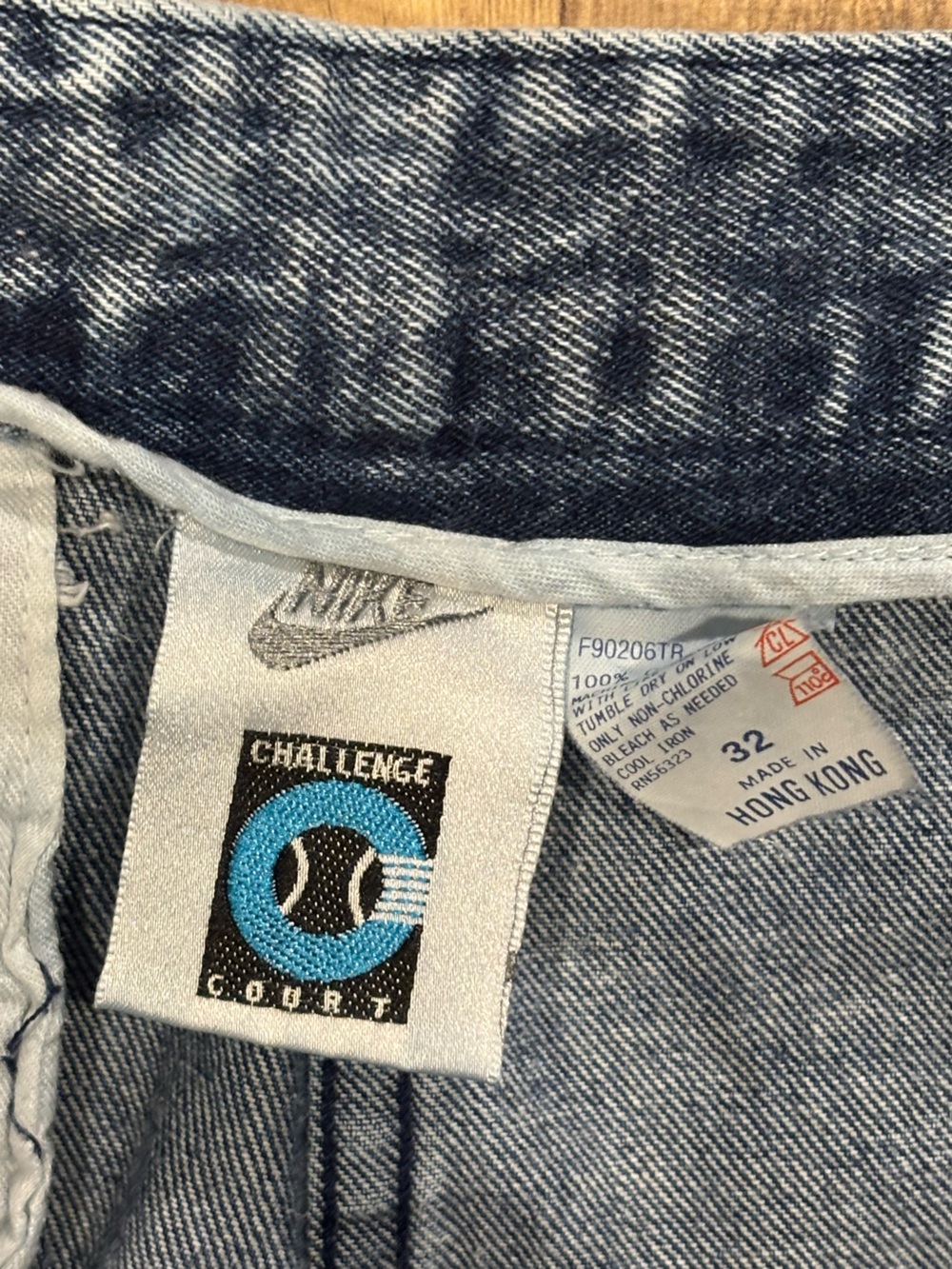 1990s Vintage NIKE CHALLENGE COURT ACID WASH DENIM TENNIS SHORTS Andre Agassi - Picture 4 of 9